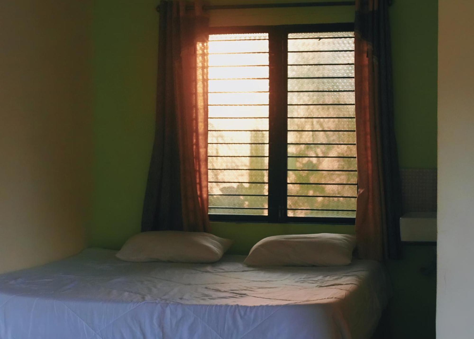 Humming Bird Beach Resorts อลีบาก ภายนอก รูปภาพ