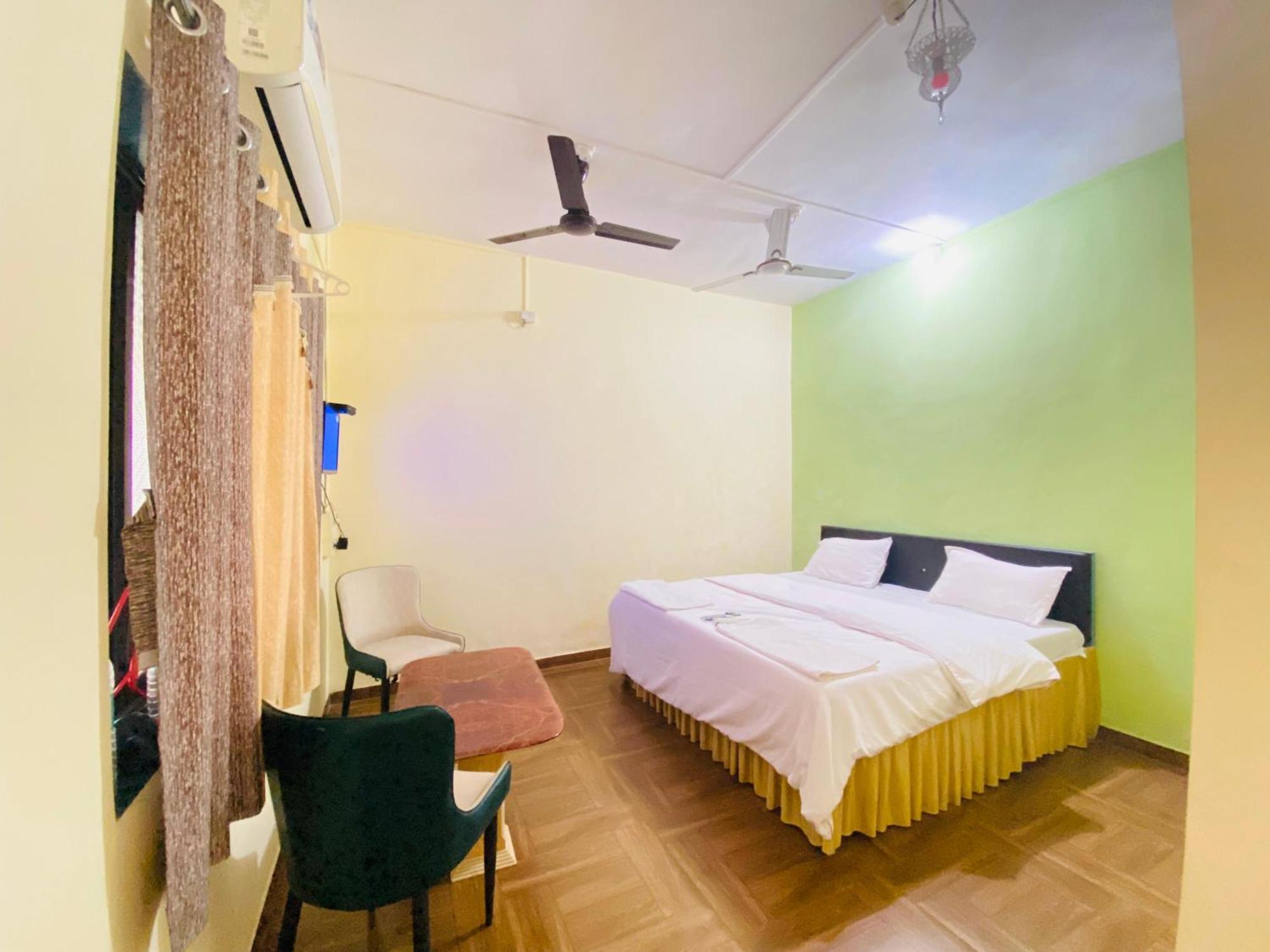 Humming Bird Beach Resorts อลีบาก ภายนอก รูปภาพ