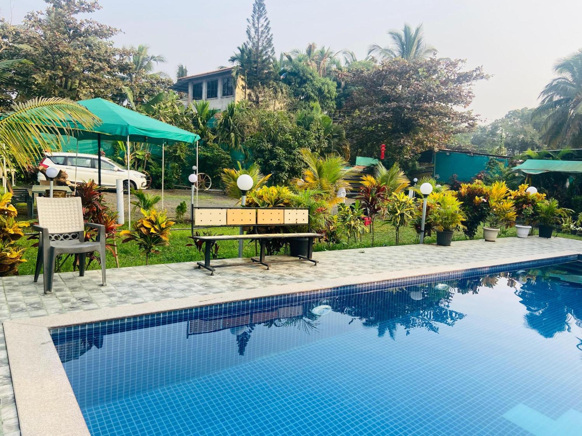Humming Bird Beach Resorts อลีบาก ภายนอก รูปภาพ