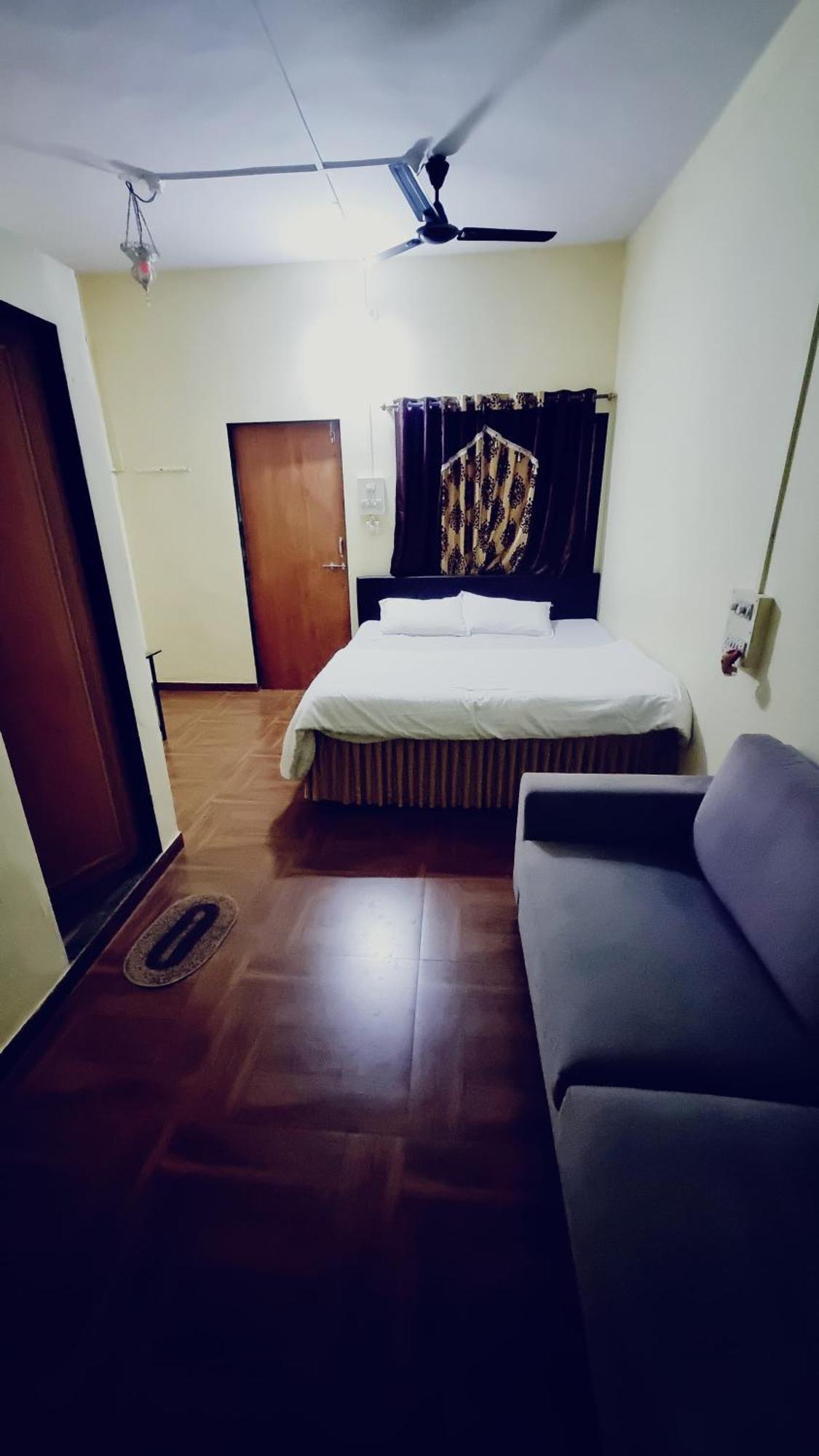 Humming Bird Beach Resorts อลีบาก ภายนอก รูปภาพ